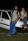 Shahid Genelia on top of a car to promote Chance Pe Dance - inditop.com 1