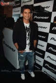 Shahid at Pioneer India celeberation bash - inditop.com 