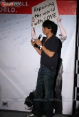 Shahrukh Khan promotes My Name is Khan - inditop.com 1