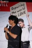 Shahrukh Khan promotes My Name is Khan - inditop.com 3