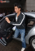 Shahrukh Khan spotted entering D-decor private party - inditop.com