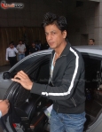 Shahrukh Khan spotted entering D-decor private party - inditop.com1