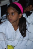 Shahrukh Khan with kids Aryan and Suhana at Maharastra State open Taekwondo competition - inditop.com 