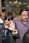 Shahrukh Khan, Kajol and Karan last night at the airport - inditop.com 6