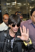 Shahrukh Khan, Kajol and Karan last night at the airport - inditop.com 7