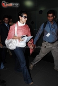 Shahrukh Khan, Kajor and Karan leave for Abu Dhabi premiere of My Name Is Khan - inditop.com 10