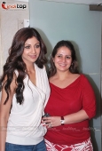 Shilpa Shetty at the launch of Inch Loss Wrap by Iosis Spa - inditop.com15