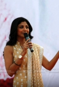 Shilpa Shetty, Shamita Shetty at Sri Amma Bhagavan Mukti Darshan - inditop.com17