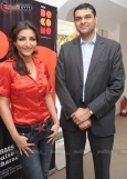 Soha Ali Khan at the Docomo store -  inditop.com 12