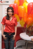 Soha Ali Khan at the Docomo store -  inditop.com 7