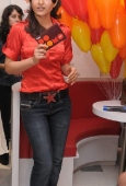 Soha Ali Khan at the Docomo store -  inditop.com 9