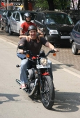 Sohail Khan with his son at Harley Davidson rally - inditop.com  4