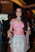 Sonakshi Sinha walks the ramp on final day of IIJW - inditop.com14