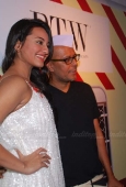 Sonakshi Sinha with glam models and celebs at Lakme Winter opening night - inditop.com21