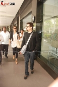 Sonam & Anil Kapoor snapped at Airport - inditop.com