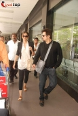 Sonam & Anil Kapoor snapped at Airport - inditop.com1