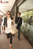 Sonam & Anil Kapoor snapped at Airport - inditop.com5