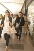 Sonam & Anil Kapoor snapped at Airport - inditop.com7