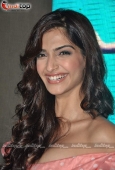 Sonam Kapoor & Anil Kapoor at Aisha film music launch at Tote - inditop.com37