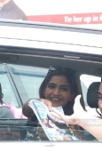 Sonam Kapoor & Imran snapped outside HR College - inditop.com11