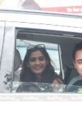 Sonam Kapoor & Imran snapped outside HR College - inditop.com13