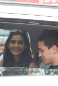 Sonam Kapoor & Imran snapped outside HR College - inditop.com8