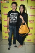 Sonam Kapoor and Imran at Radio Mirchi - inditop.com13