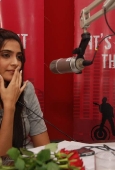 Sonam Kapoor at Fever FM with Amit Trivedi ( Follow Up From Fever studios to the airport ) - inditop.com23