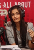 Sonam Kapoor at Fever FM with Amit Trivedi ( Follow Up From Fever studios to the airport ) - inditop.com29