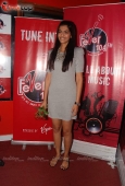 Sonam Kapoor at Fever FM with Amit Trivedi ( Follow Up From Fever studios to the airport ) - inditop.com5