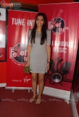 Sonam Kapoor at Fever FM with Amit Trivedi ( Follow Up From Fever studios to the airport ) - inditop.com7