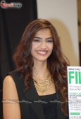 Sonam Kapoor launches Filmfare New Edition - inditop.com12