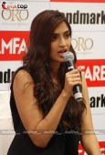 Sonam Kapoor launches Filmfare New Edition - inditop.com15