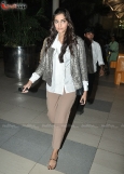 Sonam Kapoor returns from Ahmedabad IHLS Promotions - inditop.com5