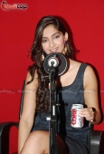 Sonam Kapoor with Aisha team with RJ Anurag Pandey of Fever FM - inditop.com27