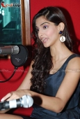 Sonam Kapoor with Aisha team with RJ Anurag Pandey of Fever FM - inditop.com32