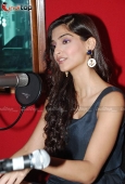 Sonam Kapoor with Aisha team with RJ Anurag Pandey of Fever FM - inditop.com33