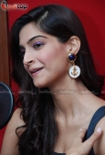 Sonam Kapoor with Aisha team with RJ Anurag Pandey of Fever FM - inditop.com38