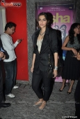 Sonam Kapoor, Bhagyashree at Other Celebs at Aisha film premiere - inditop.com3