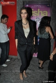 Sonam Kapoor, Bhagyashree at Other Celebs at Aisha film premiere - inditop.com5