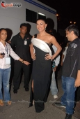 Sushmita Sen and Shahrukh Khan at I am She finals red carpet - inditop.com18