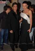 Sushmita Sen and Shahrukh Khan at I am She finals red carpet - inditop.com23