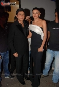 Sushmita Sen and Shahrukh Khan at I am She finals red carpet - inditop.com29