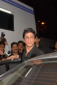 Sushmita Sen and Shahrukh Khan at I am She finals red carpet - inditop.com39