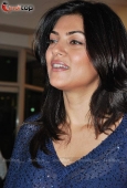 Sushmita Sen launches charcoal exhibition by Gautam Patole - inditop.com 11