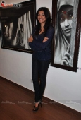 Sushmita Sen launches charcoal exhibition by Gautam Patole - inditop.com 18