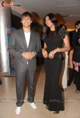 Sushmita Sen, Vivek Oberoi with I am She contestants - inditop.com