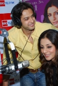 Tabu promotes Toh Bt Pakki film at Big FM - inditop.com 6