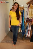 Tara Sharma at Anita Dongre store  5