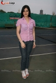 Zarine Khan at Tennis Academy event - inditop.com 14